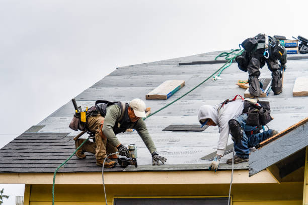 Professional Gutter Installation technician working in Mayesville, SC